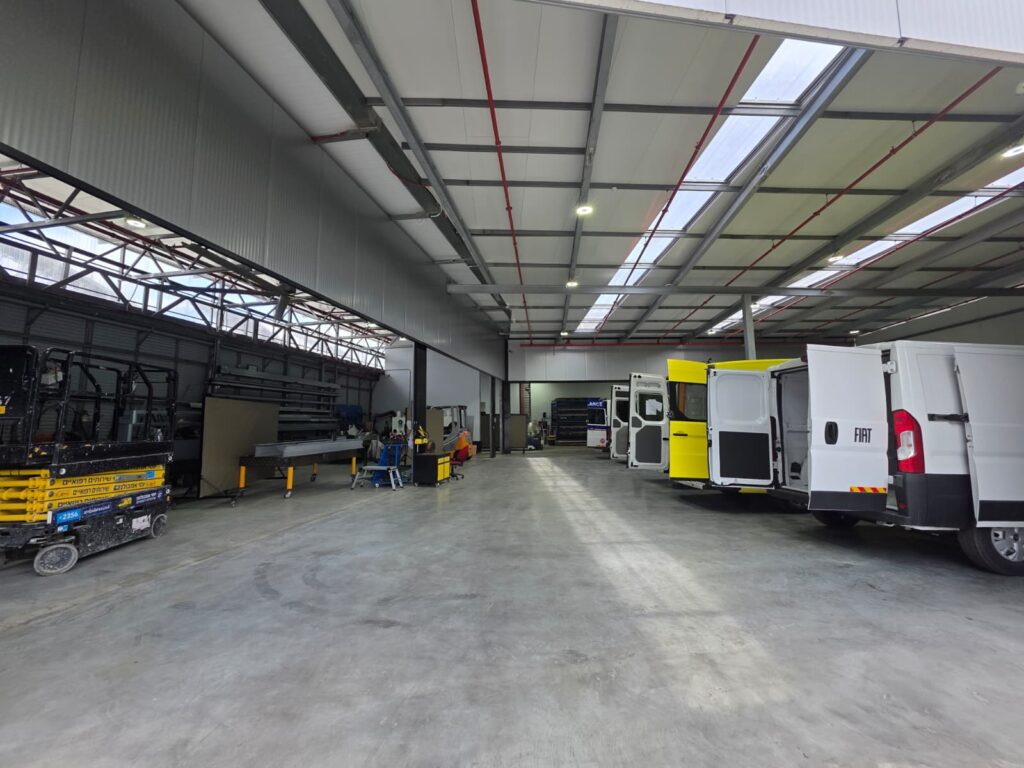 מפעל שפר־בר לדיגום ואבזור אמבולנסים ורכבי עבודה